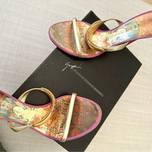 🌟SOLD🌟 Giuseppe Zanotti Embellished Heels - Picture 7 of 7